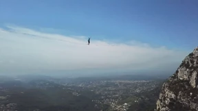 Frei schwebend mit Blick auf die Côte d’Azur
