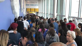 Lange Warteschlangen an amerikanischen Flughäfen