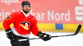 Der Verteidigungsminister auf dem Eis