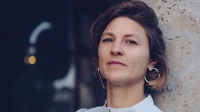 Ich kann hier nicht bleiben: Dita Zipfel über „Es ist hell und draußen dreht sich die Welt“