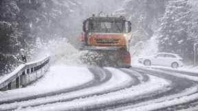 Schnee und Glätte behindern vielerorts den Verkehr