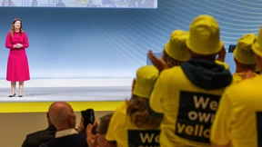 Commerzbank-Mitarbeiter protestieren gegen Unicredit