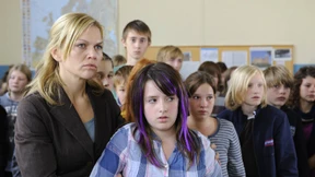 Sie war schon auf dem Weg nach draußen