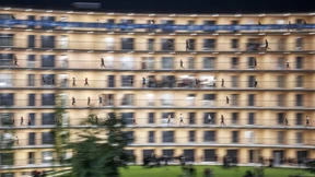 Spektakulärer Lauf durchs ringförmige Studentenwohnheim