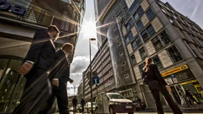 Merkels später Einsatz für Frankfurt