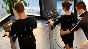 Mit Reizstrom in die Hocke