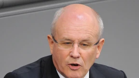 Kauder verbittet sich „Belehrungen“ Lammerts