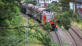 Stürmisch auf den Gipfeln, regnerisch auf den Inseln