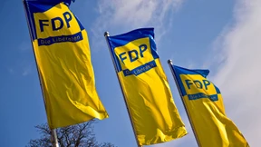 Julis fordern deutlichere Abgrenzung der FDP nach rechts