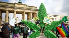 Lauterbach will Cannabis-Freigabe mit Warn-Kampagne flankieren