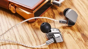 Klein im Ohr und groß im Klang