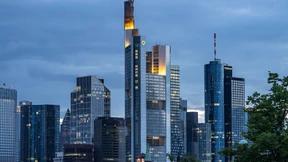 Fast jeder Zweite will bei Negativzinsen die Bank wechseln