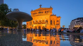 Nur bis Mitternacht, nur bei uns, nur andächtig schweigen