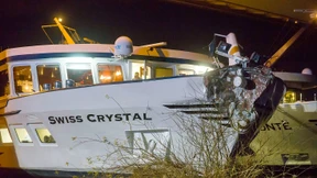 Schiff rammt Brücke