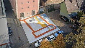 Markierungen am Boden erinnern an zerstörte Synagoge