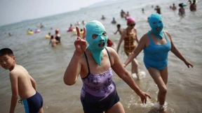 Mit Skimaske am Strand?