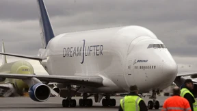 Boeing-Riesenflieger verliert Rad bei Start