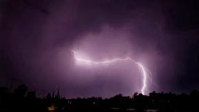 Familie von Blitz schwer verletzt