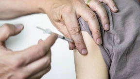 Partys und Cocktails nach der Spritze