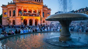Zapfenstreich für den Frankfurter Opernplatz
