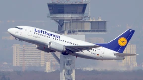 Konzernumbau lastet auf Lufthansa 