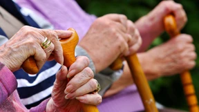 Frau erhält nach acht Monaten Ehe keine Witwenrente