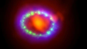 Eine Supernova frisst sich selbst