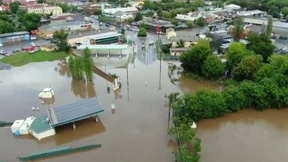 Erste Vororte von Sydney unter Wasser