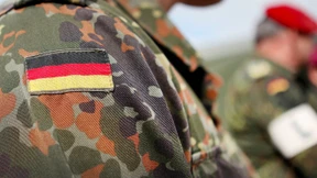 Wieso Bundeswehr und Polizei für Rechtsextreme attraktiv sind