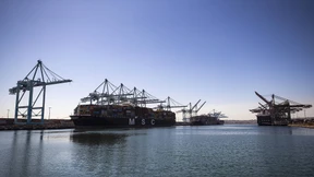 Hafen von Los Angeles arbeitet jetzt rund um die Uhr