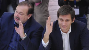 Einsamer weißer Rabe