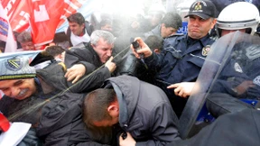 Gül stimmt Justizreform zu