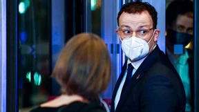 Spahn: Müssen „aufeinander aufpassen“