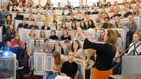 Bildung rentiert besser als Aktien