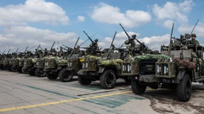 Kostümprobe mit Schützenpanzern