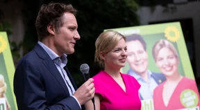 Mann wirft Stein auf bayerisches Spitzenduo der Grünen