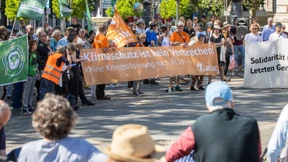 Hunderte bekunden Solidarität mit „Letzter Generation“