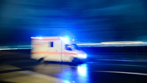 Motorradfahrerin stirbt nach Verkehrsunfall