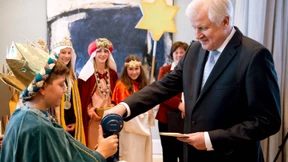 Seehofer wartet nur bis Ostern