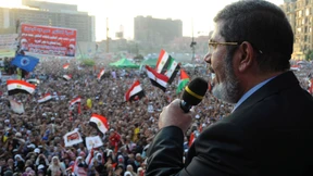 Mursi legt Amtseid ab