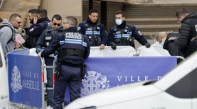 Mann bedroht Polizisten in Marseille mit Messer und wird erschossen