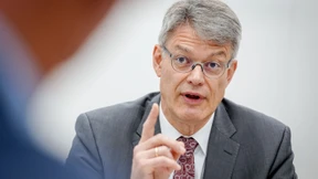 Gegen Null-Promille-Grenze, Tempolimit und Senioren-Fahrtests