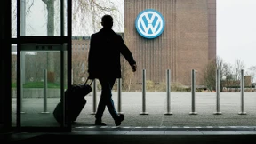 Abhöraktionen, Brandstiftung und eine Leiche