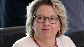 Schulze beharrt auf Nachrüstungen auf Kosten der Hersteller