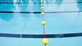 Sieben Jahre altes Mädchen lebensgefährlich verletzt