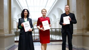 Rot-grün-roter Koalitionsvertrag steht