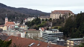 Geschmolzene Stromkabel legen Stadt lahm