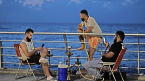 Sie werden schon nicht den Pool bombardieren