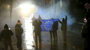 Sie rufen „Sakartvelo“, sie schwenken die Europafahne