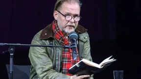 Zwischen Clowns und Helden ein Denkmal für Nawalnyj